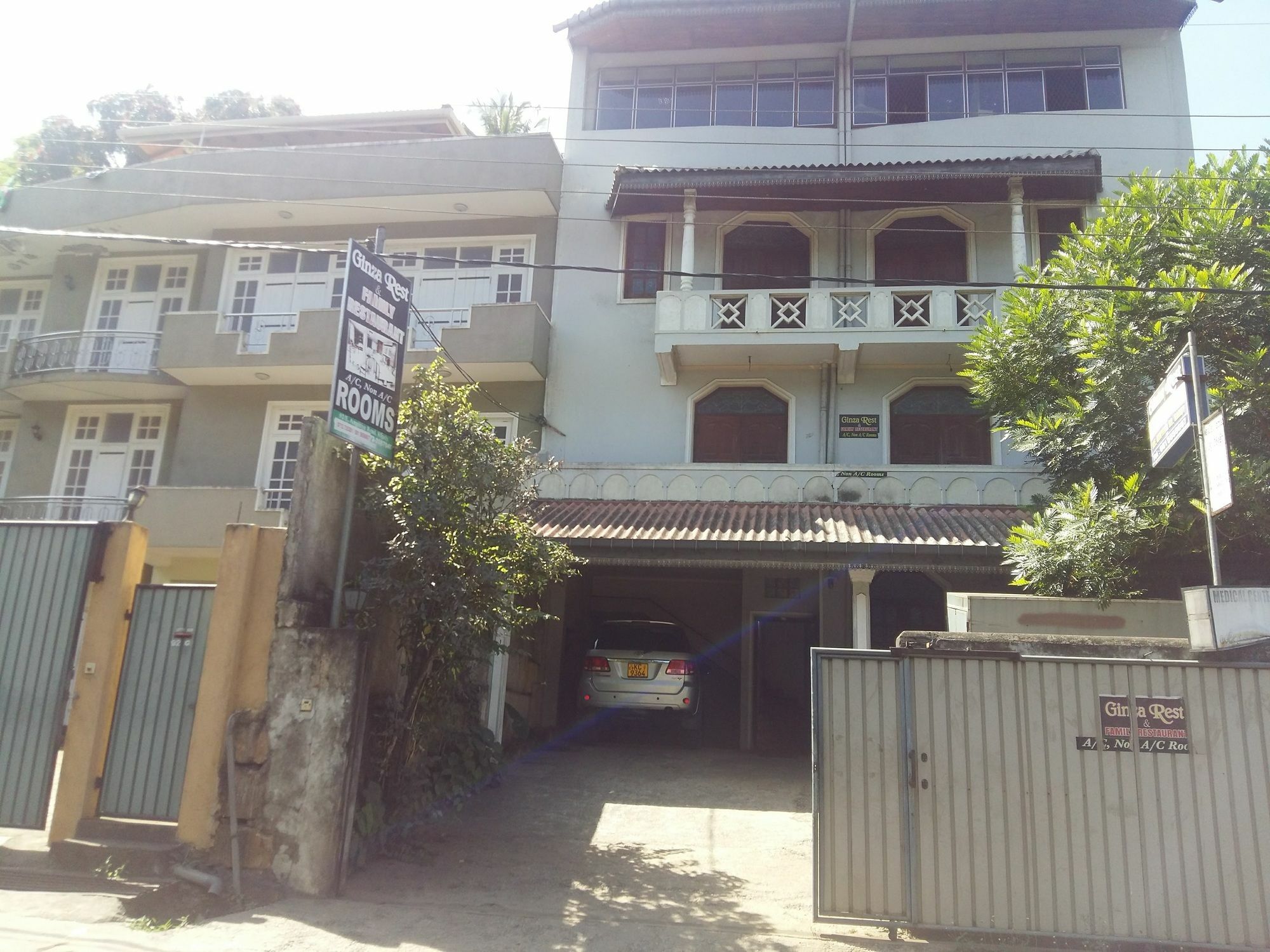 Ginza Rest Kandy Tennekumbura Buitenkant foto